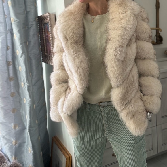 Luxurious Cream Fur Jacket - Picture 3 of 15